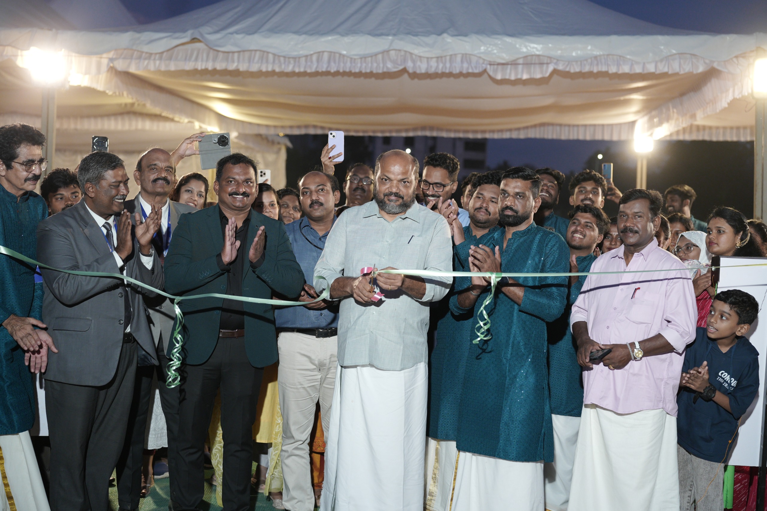 ആൽവർസ്റ്റോൺ ഫാർമകെയറും കോസ്മെറ്റിക്സും: ശിലാഫലക–ലോഗോ അനാച്ഛാദന ചടങ്ങോടെ പുതിയ അധ്യായത്തിന് തുടക്കം